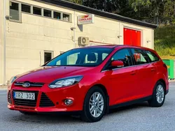 Röd Begagnad 2013 Ford Focus Titanium Kombi | 79 900 kr (Marknadspris)