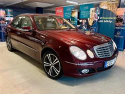 Röd Begagnad 2006 Mercedes E280 Sedan | 74 900 kr (Marknadspris)