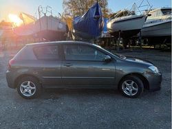 Grå Begagnad 2004 Toyota Corolla Halvkombi | 39 900 kr (Marknadspris)