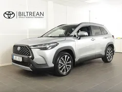 Silver (silver metallic) Begagnad 2022 Toyota Corolla Cross Style SUV | 369 900 kr (Marknadspris)
