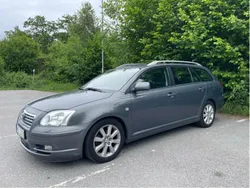 Grå Begagnad 2004 Toyota Avensis Kombi | 24 000 kr (Bra pris)