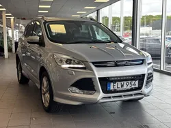 Grå Begagnad 2015 Ford Kuga Titanium SUV | 124 900 kr (Marknadspris)