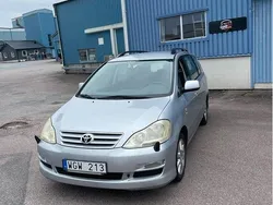 Silver Begagnad 2004 Toyota Avensis Verso Minibuss | 44 000 kr