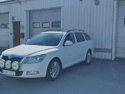 Vit Begagnad 2011 Skoda Octavia Elegance Kombi | 52 000 kr (Lite dyr)