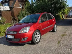 Röd Begagnad 2006 Ford Fiesta Halvkombi | 22 000 kr (Marknadspris)