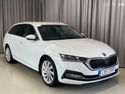 Vit Begagnad 2021 Skoda Octavia Style Kombi | 249 900 kr (Marknadspris)