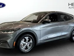 Grå (grey) Begagnad 2021 Ford Mustang Mach-E SUV | 399 900 kr (Marknadspris)