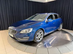 Blå Begagnad 2015 Volvo V60 Ocean Race Kombi | 174 000 kr (Lite dyr)