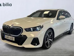 Vit Begagnad 2024 BMW 530e M Sport Kombi | 679 000 kr (Bra pris)
