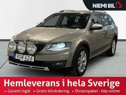 Ljusbrun (brun) Begagnad 2015 Skoda Octavia Scout Kombi | 139 900 kr (Lite dyr)