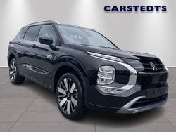 Svart Ny 2025 Mitsubishi Outlander P-HEV Instyle SUV | 620 800 kr