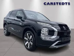 Svart Ny 2025 Mitsubishi Outlander P-HEV Instyle SUV | 620 800 kr