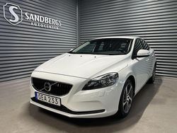 Vit Begagnad 2016 Volvo V40 Kinetic Kombi | 174 500 kr (Marknadspris)