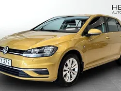 Gul (yellow) Begagnad 2017 VW Golf VII Halvkombi | 154 800 kr (Marknadspris)