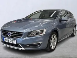 Ljusblå Begagnad 2017 Volvo V60 Standard Kombi | 195 000 kr (Dyr)
