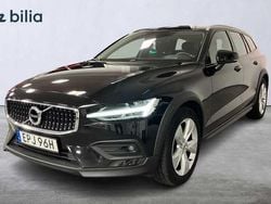 Begagnad 2022 Volvo V60 CC Kombi | 319 900 kr (Marknadspris)