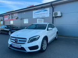 Vit Begagnad 2015 Mercedes GLA180 AMG SUV | 165 000 kr