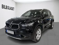 Svart Begagnad 2022 Volvo XC40 Momentum SUV | 269 800 kr (Marknadspris)