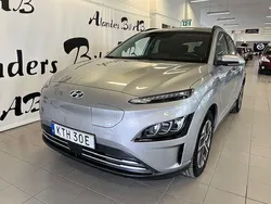 Grå Begagnad 2021 Hyundai Kona Advanced SUV | 234 900 kr (Marknadspris)