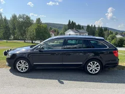 Svart Begagnad 2014 Skoda Superb Elegance Kombi | 149 900 kr (Dyr)