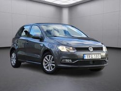Mörkgrå Begagnad 2016 VW Polo Halvkombi | 134 900 kr (Marknadspris)