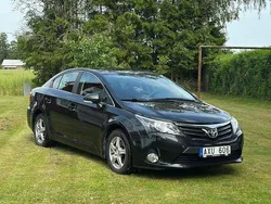 Svart Begagnad 2014 Toyota Avensis Sedan | 95 000 kr (Marknadspris)