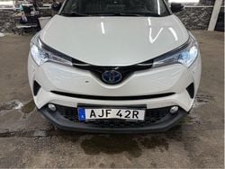 Vit Begagnad 2019 Toyota C-HR Edition SUV | 190 000 kr (Marknadspris)