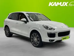 Vit Begagnad 2016 Porsche Cayenne Platinum Edition SUV | 359 900 kr