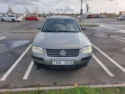 Grå Begagnad 2003 VW Passat Kombi | 11 000 kr (Marknadspris)