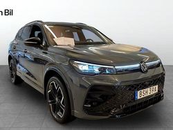 Dolphin grey metallic Ny 2025 VW Tiguan R-line SUV | 599 900 kr (Dyr)