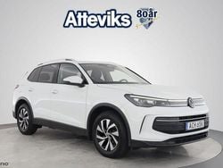 Vit Begagnad 2024 VW Tiguan Life SUV | 359 900 kr (Marknadspris)
