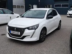 Vit Begagnad 2022 Peugeot 208 Allure Halvkombi | 179 900 kr (Marknadspris)