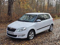 Vit Begagnad 2013 Skoda Fabia Elegance Halvkombi | 26 500 kr (Marknadspris)
