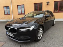 Svart Begagnad 2019 Volvo V90 Momentum Kombi | 199 995 kr (Marknadspris)