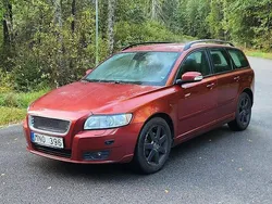 Röd Begagnad 2008 Volvo V50 Momentum Kombi | 26 900 kr (Bra pris)