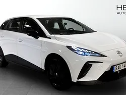 Vit (white) Begagnad 2022 MG MG4 EV Halvkombi | 249 900 kr