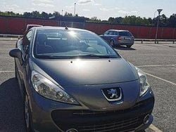 Grå Begagnad 2008 Peugeot 207 CC Cab | 40 000 kr (Marknadspris)
