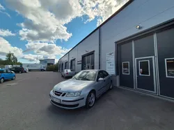 Ljusgrå Begagnad 2003 Saab 9-3 Linear Sedan | 23 000 kr (Marknadspris)