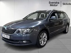 Grå Begagnad 2015 Skoda Superb Business Line Kombi | 132 200 kr (Bra pris)