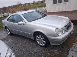 Gråmetallic Begagnad 2002 Mercedes CLK320 Avantgarde Sportkupé | 35 000 kr (Marknadspris)