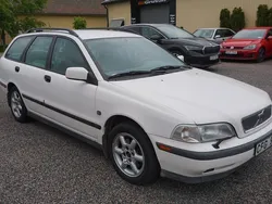 Vit Begagnad 1998 Volvo V40 SE Kombi | 32 900 kr