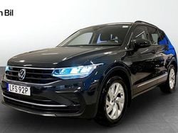 Grå (urano grey) Begagnad 2022 VW Tiguan Life SUV | 299 900 kr (Marknadspris)