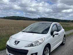 Vit Begagnad 2010 Peugeot 207 Halvkombi | 34 500 kr (Dyr)