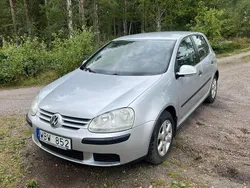 Silver Begagnad 2005 VW Golf IV Trendline Halvkombi | 47 900 kr (Lite dyr)