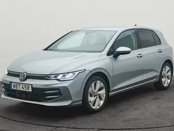 Silver Ny 2024 VW Golf VIII Life Halvkombi | 341 000 kr (Marknadspris)