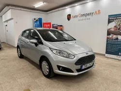 Grå Begagnad 2015 Ford Fiesta Titanium Halvkombi | 89 900 kr (Marknadspris)
