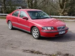 Röd Begagnad 2002 Volvo S60 Sedan | 15 000 kr (Bra pris)