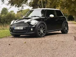 Svart Begagnad 2012 Mini Cooper D Halvkombi | 65 000 kr (Marknadspris)