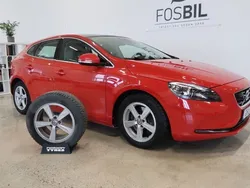 Röd Begagnad 2014 Volvo V40 Kombi | 119 900 kr (Marknadspris)