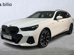 Vit Begagnad 2024 BMW 520 M Sport Kombi | 679 900 kr